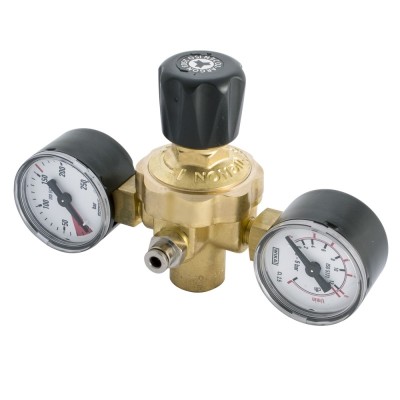 RIDUTTORE PER BOMBOLE A PERDERE CO2 10X1 2 MANOMETRI